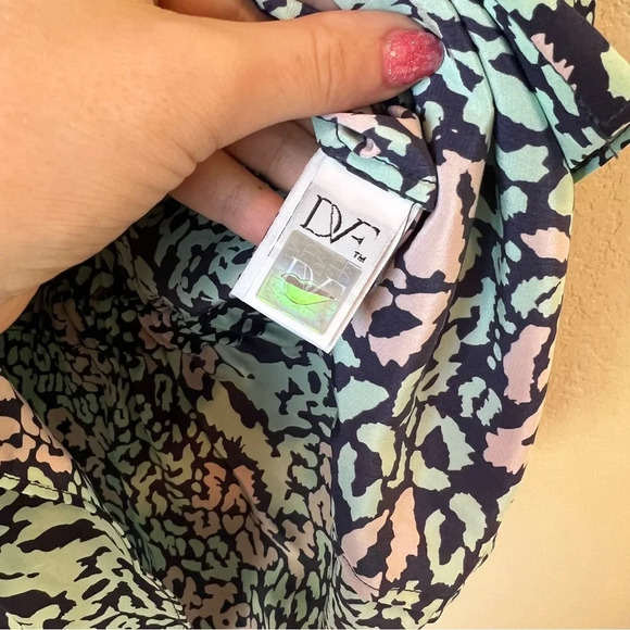 DIANE VON FURSTENBERG long sleeve cheetah print dress - Picture 2 of 6